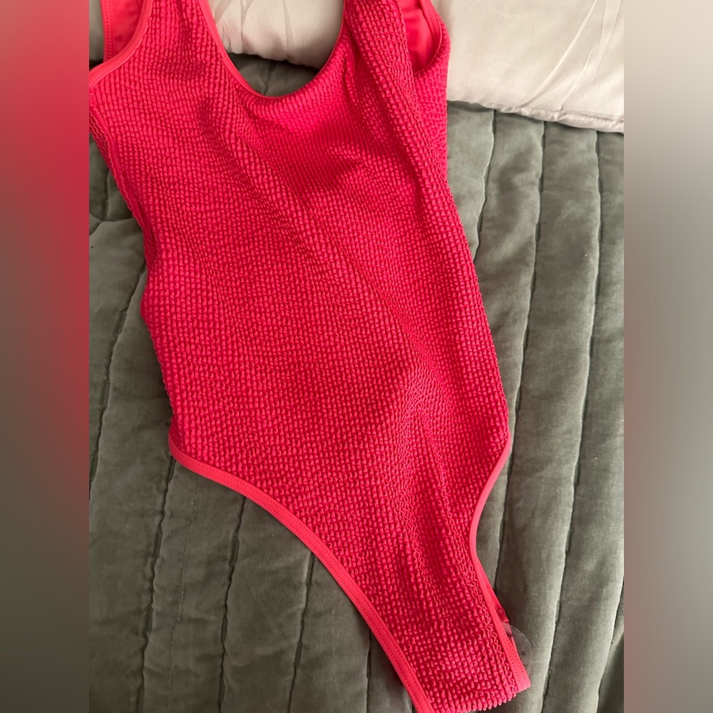 Abercrombie one piece swim - Picture 3 of 3